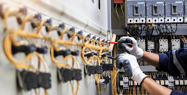 Professional Electrician technician working in Robbins, IL